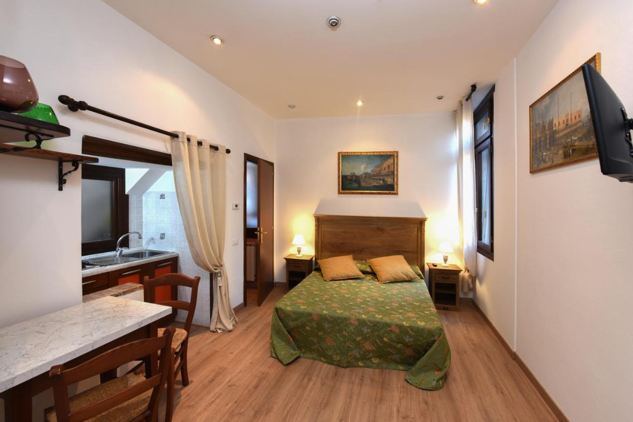 Апартаменты At 1 Minute From San Marco Square Венеция Экстерьер фото